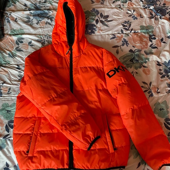 DKNY Men’s Hooded Puffer Jacket - Picture 3 of 11